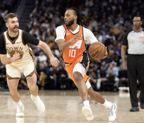 云开体育-小卡：加兰首秀打得很棒 有侵略性&amp;能投中空位/防中锋时也很积极