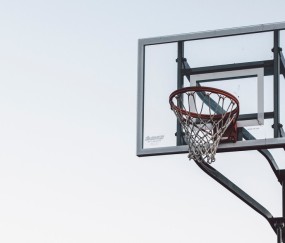 广厦队史首冠球迷喜极而泣！朱俊龙决胜三分 布朗41+9孙铭徽两双