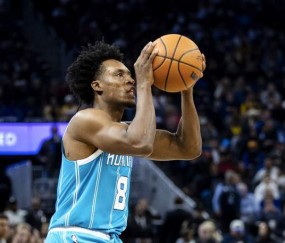 kaiyun-一夜3大消息！快船补强目标，杨瀚森冲新秀赛，曝珍妮不满詹姆斯